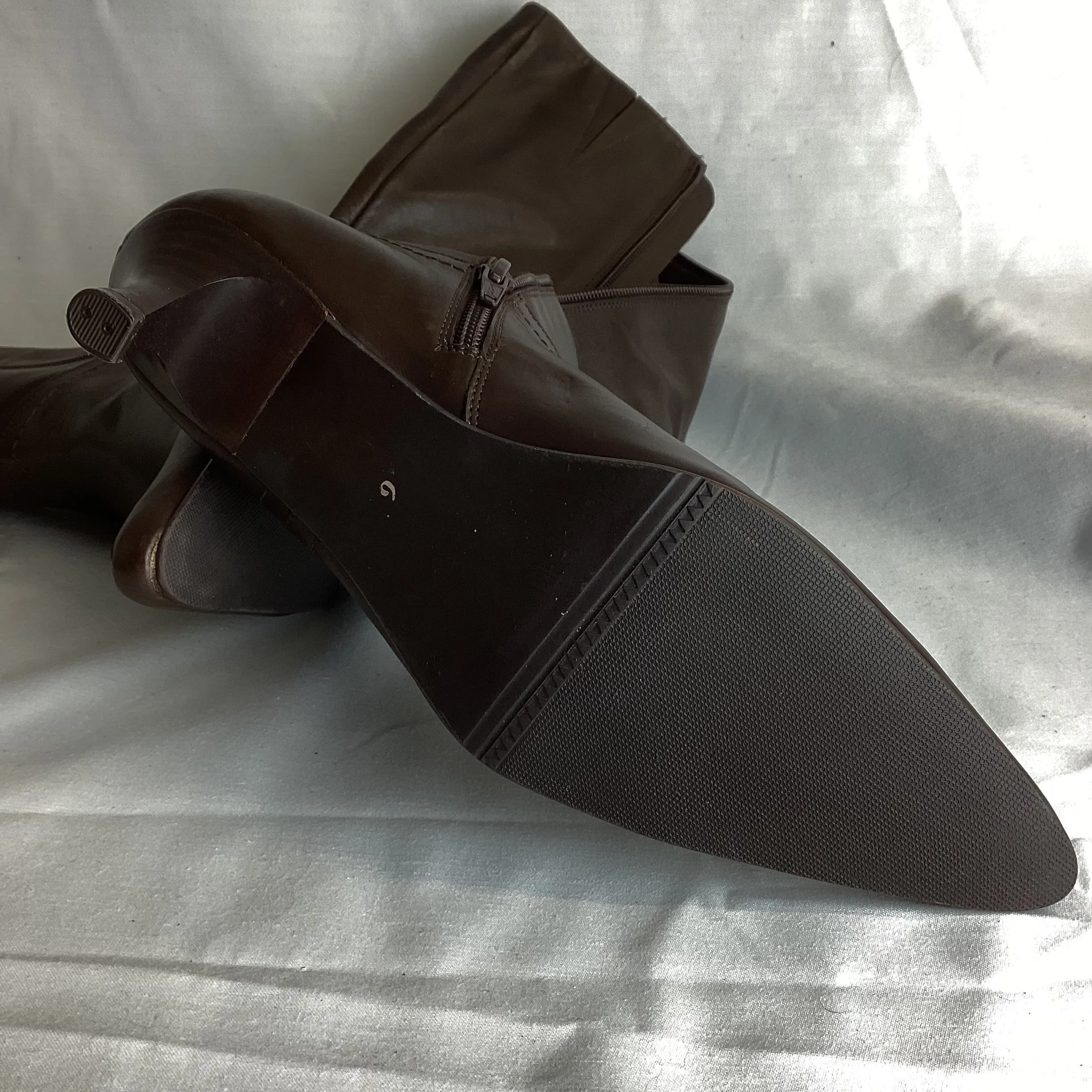 BNWT Unbranded Brown Leather Kitten Heel Boots Size 6